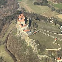 Verortung via Georeferenzierung der Kamera: Aufgenommen in der Nähe von Gemeinde Riegersburg, Österreich in 800 Meter